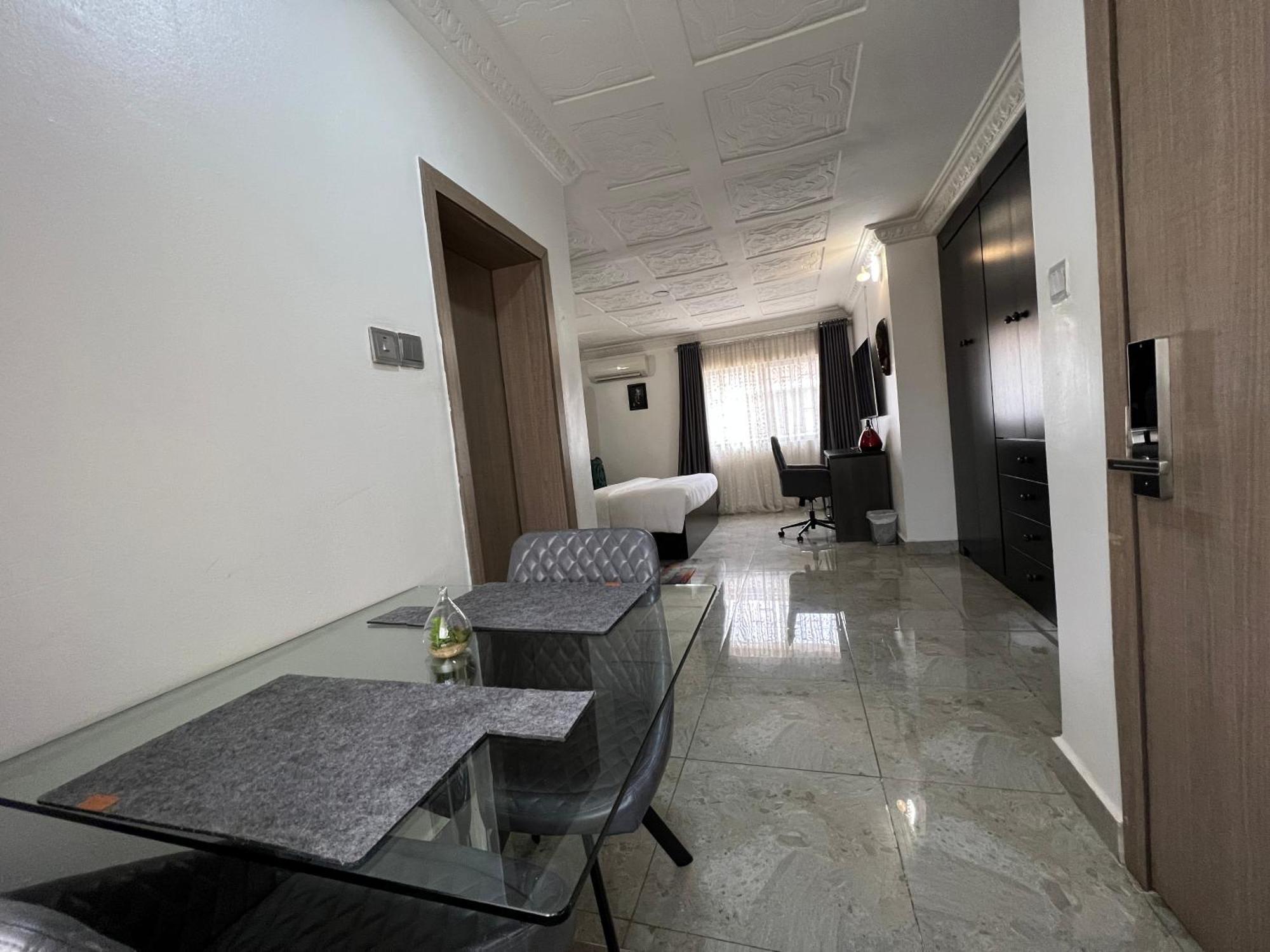 Urban Rootz Hotel Abuja Exterior photo